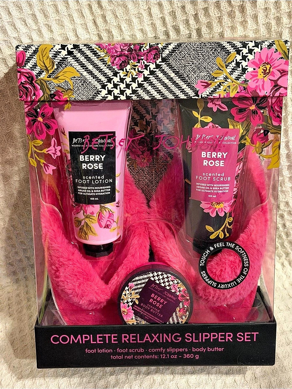 Betsey Johnson x The Body Shop Berry Rose collab Relaxing Slipper Set